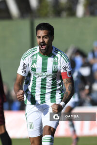Martín Ferreira, de Racing, Liga AUF Uruguaya. Estadio Parque Osvaldo Roberto.