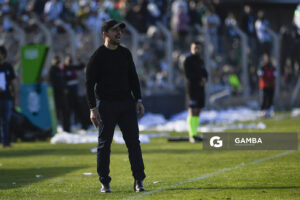 Cristian Chambian, director técnico de Racing, Liga AUF Uruguaya. Estadio Parque Osvaldo Roberto.