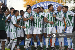 Racing Campeón del Torneo Apertura. Liga AUF Uruguaya. Estadio Parque Osvaldo Roberto.