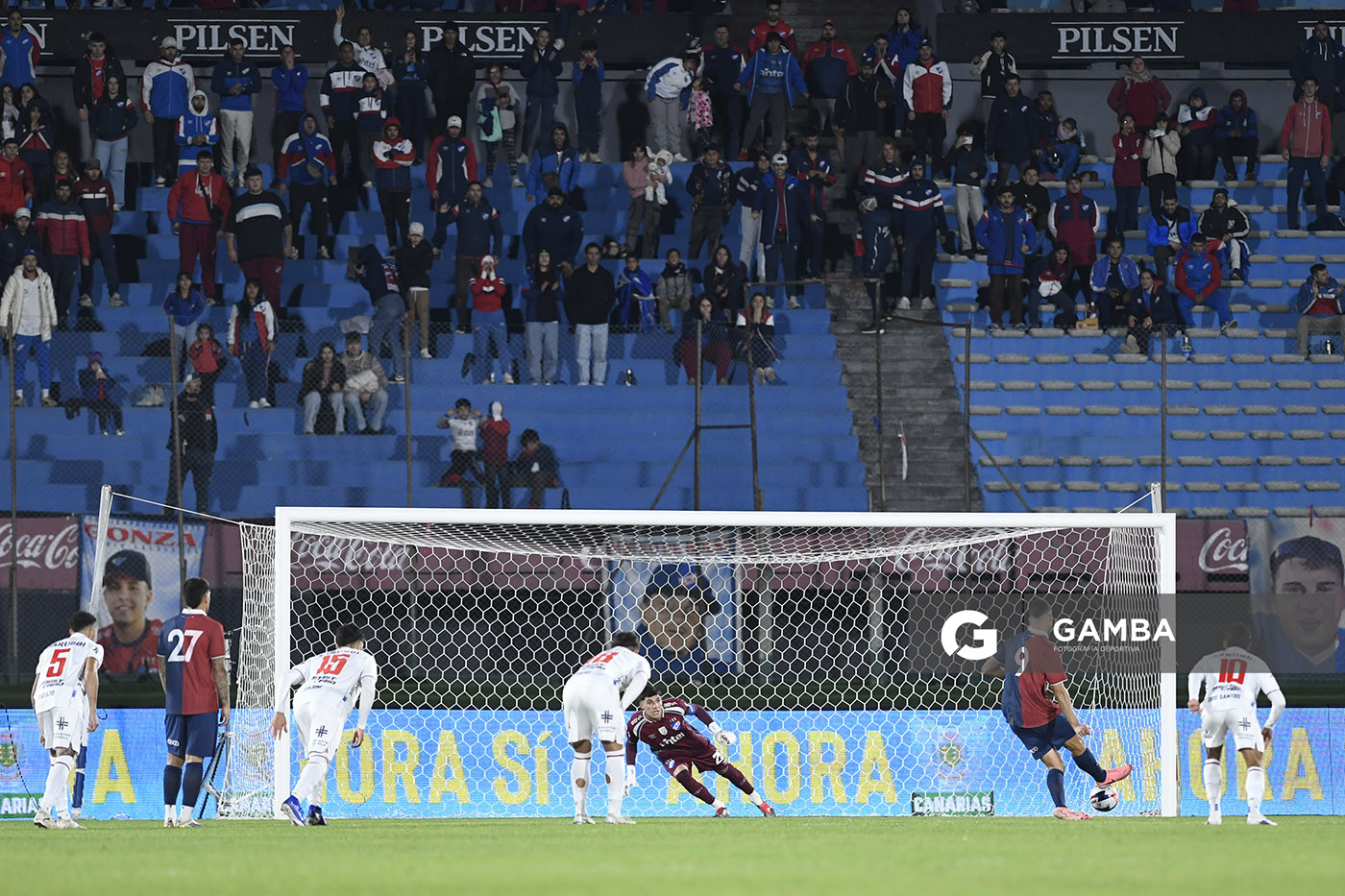 Álvaro López, de Albion, Liga AUF Uruguaya. Estadio Centenario.
