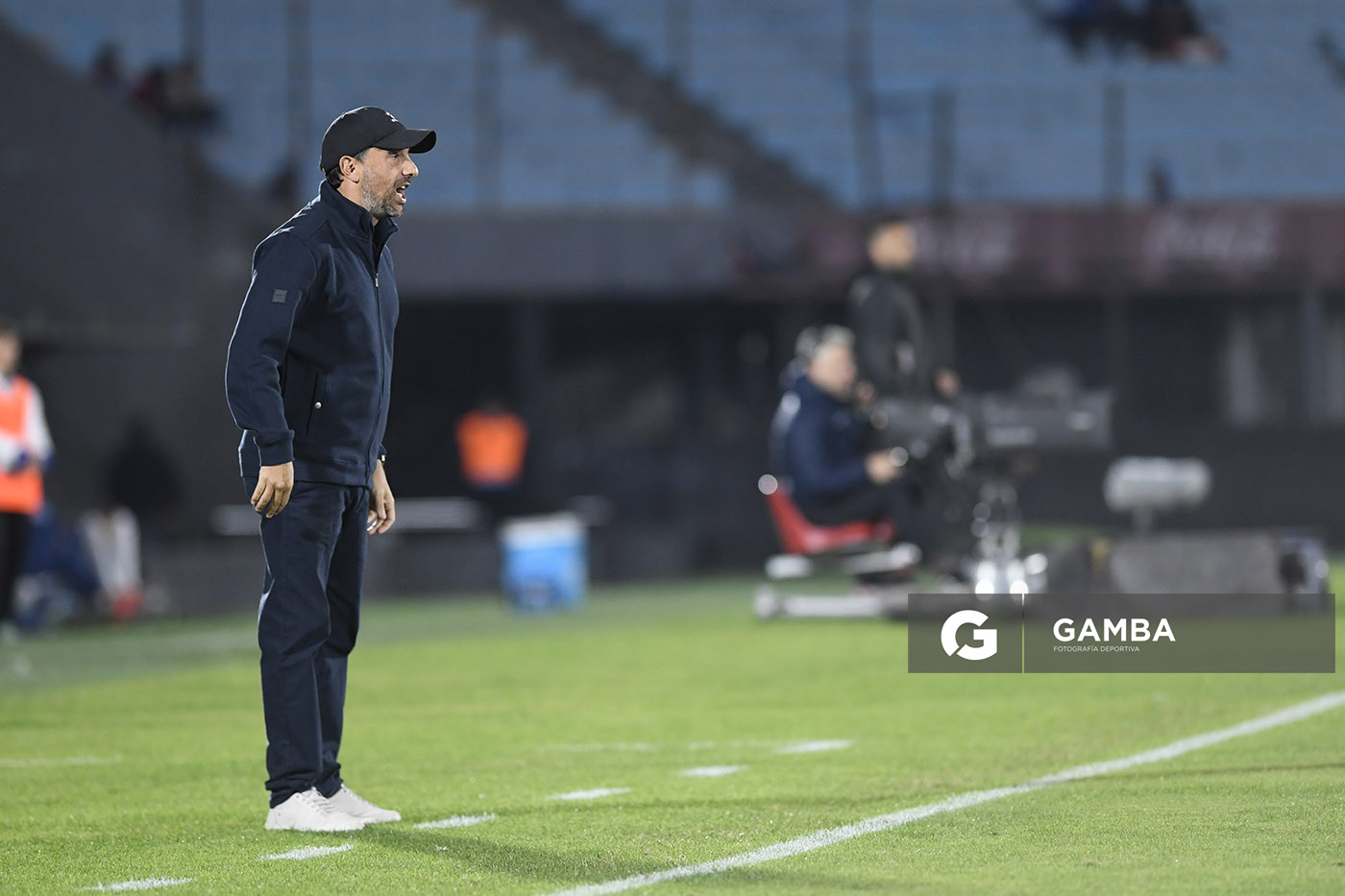 Federico Nievas, director técnico de Albion, Liga AUF Uruguaya. Estadio Centenario.