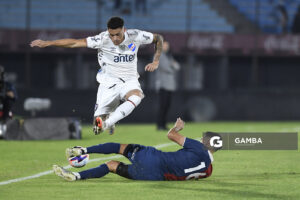 Juan Pintado, de Nacional, Liga AUF Uruguaya. Estadio Centenario.