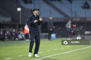 Federico Nievas, director técnico de Albion, Liga AUF Uruguaya. Estadio Centenario.