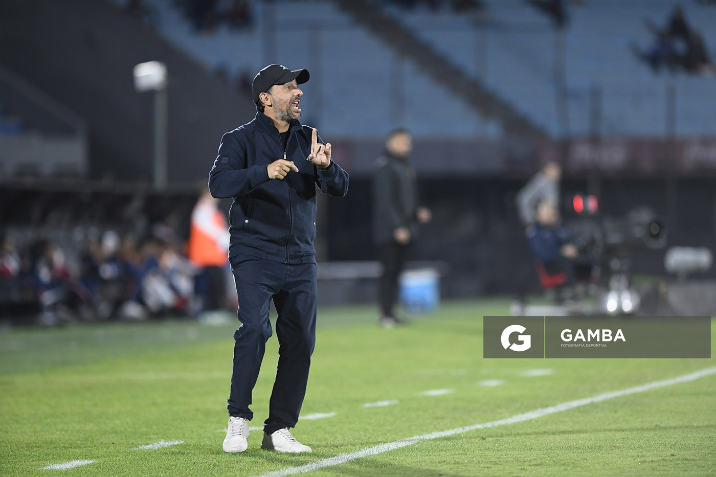 Federico Nievas, director técnico de Albion, Liga AUF Uruguaya. Estadio Centenario.