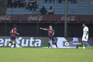 Álvaro López, de Albion, Liga AUF Uruguaya. Estadio Centenario.