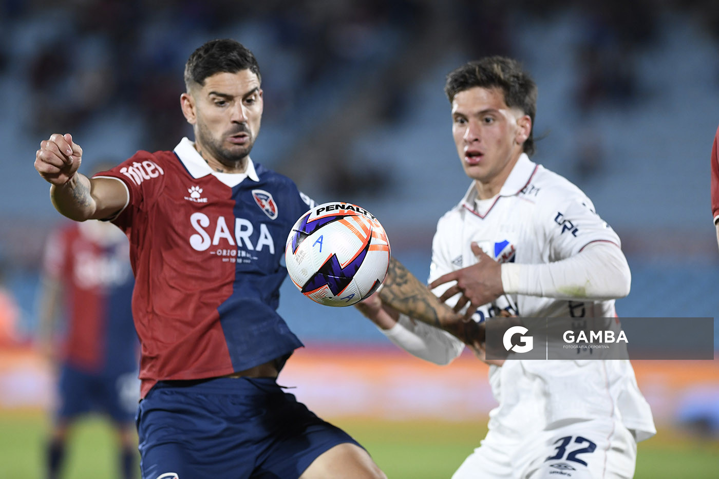 Hernán Toledo, de Albion, Liga AUF Uruguaya. Estadio Centenario.