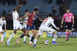 Tobías Figueroa, de Albion, Liga AUF Uruguaya. Estadio Centenario.