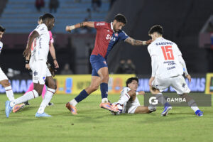 Tobías Figueroa, de Albion, Liga AUF Uruguaya. Estadio Centenario.