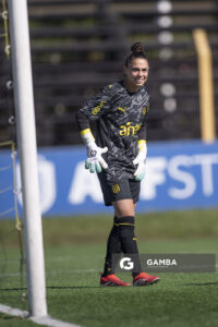 Vanina Sburlatti, golera de Peñarol, Campeonato Uruguayo Femenino. Estadio José Pedro Damiani.