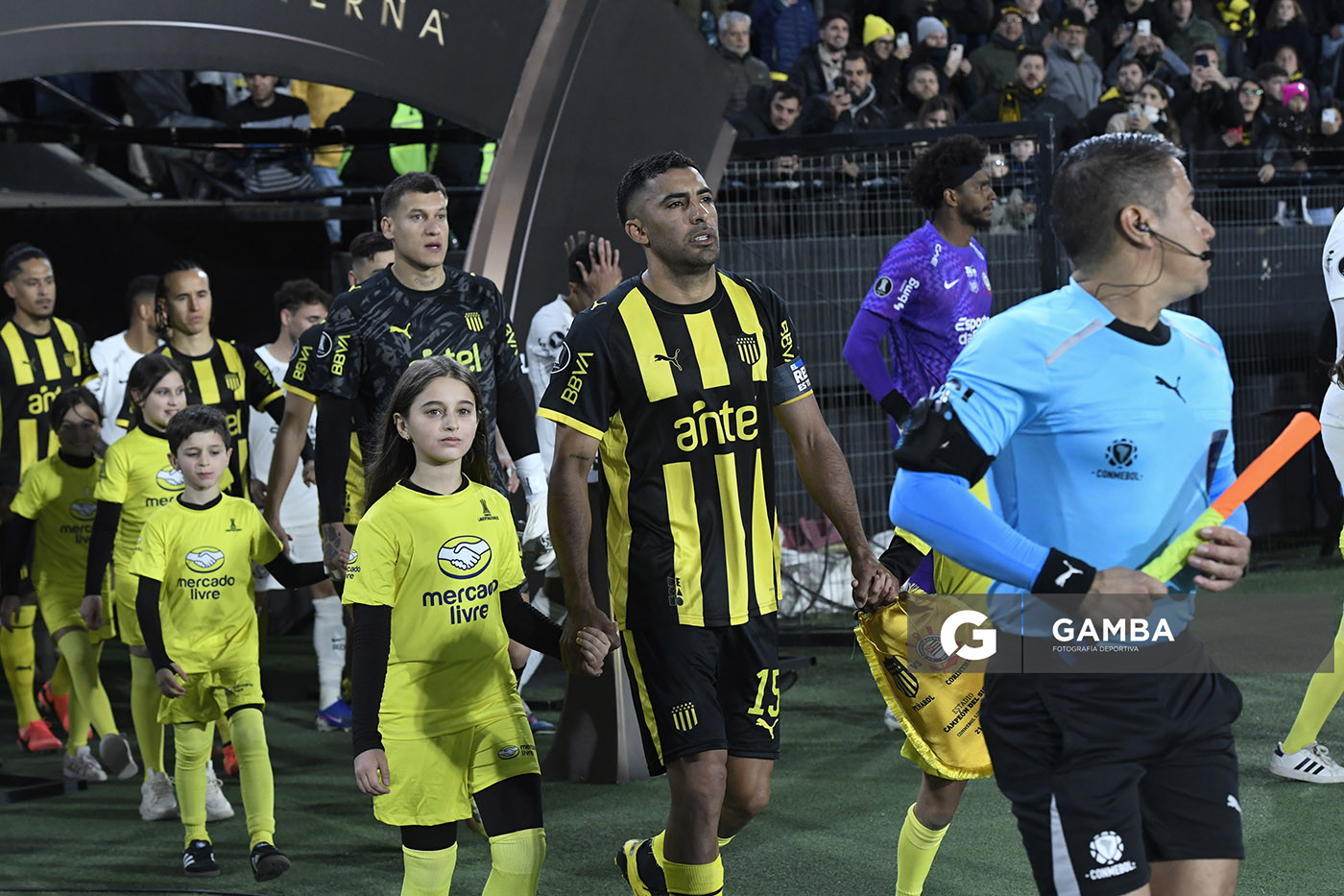 Maximiliano Olivera, de Peñarol, Copa Conmebol Libertadores. Estadio Campeón del Siglo.