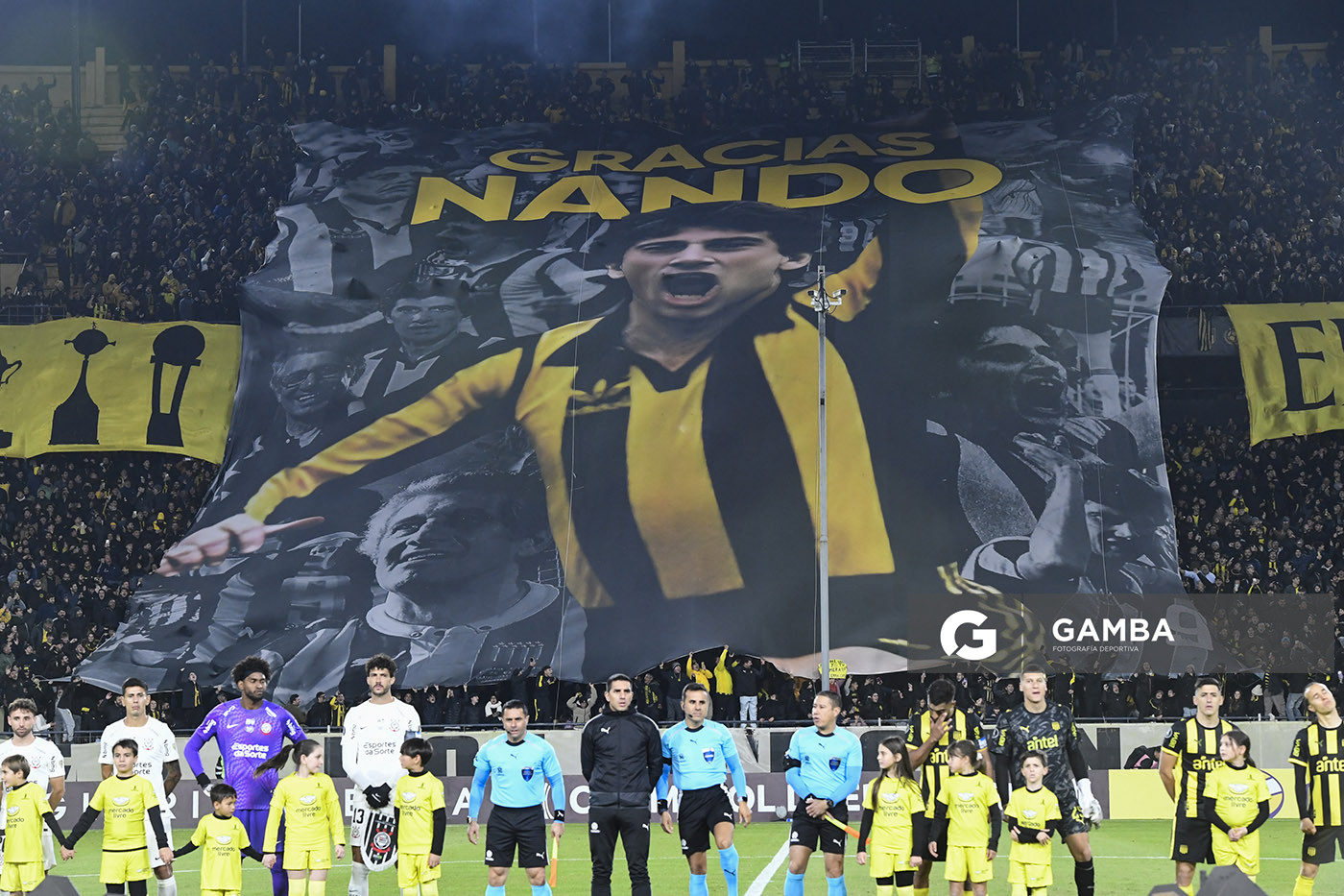 Homenaje a Fernando Morena. Copa Conmebol Libertadores. Estadio Campeón del Siglo.