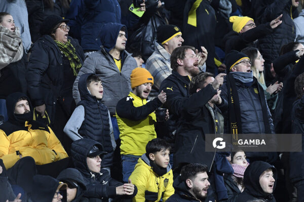 Hinchas de Peñarol. Copa Conmebol Libertadores. Estadio Campeón del Siglo.