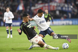 Juan Cruz de los Santos, de Nacional, Copa Conmebol Libertadores. Estadio Gran Parque Central.