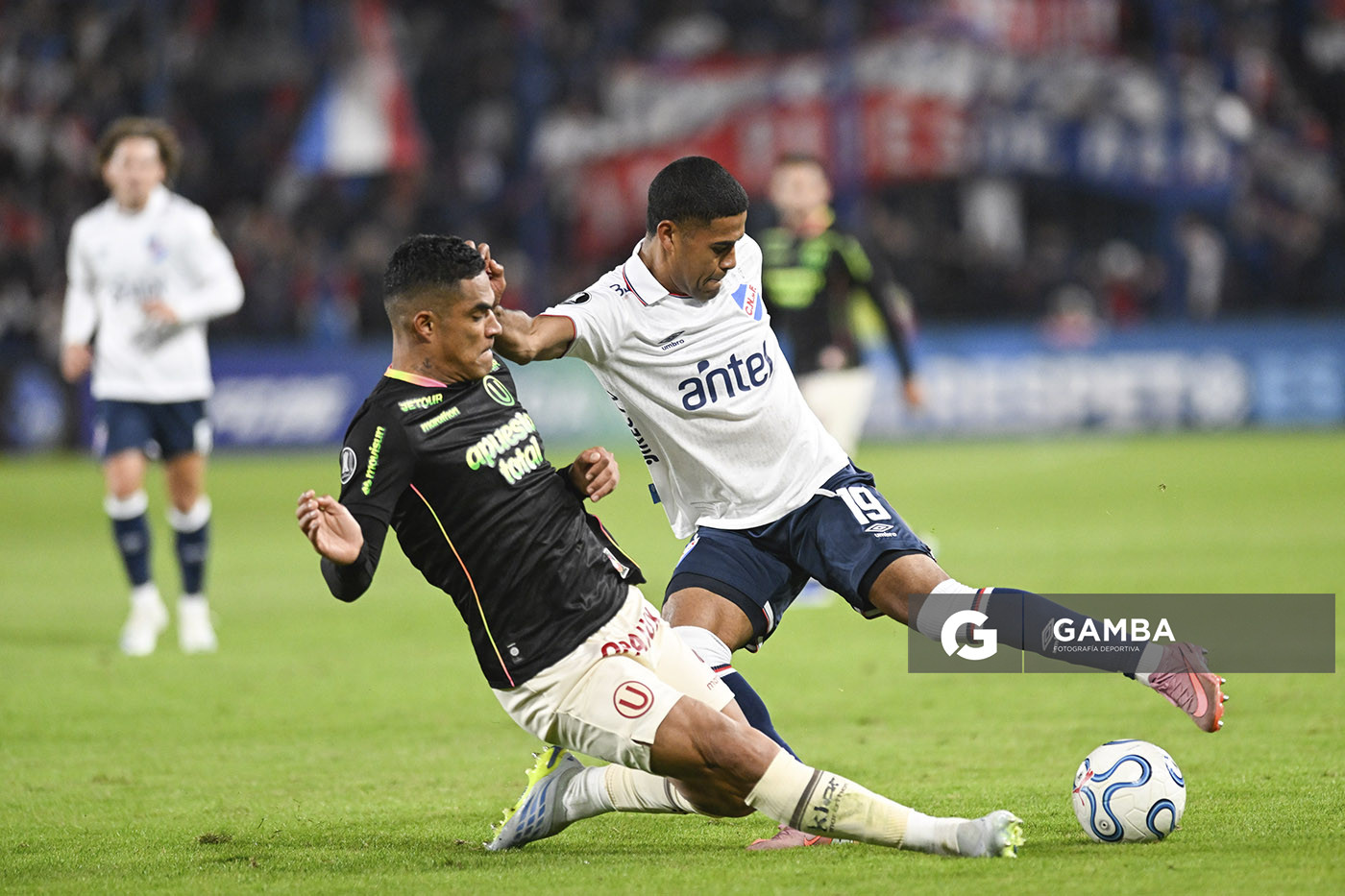 Juan Cruz de los Santos, de Nacional, Copa Conmebol Libertadores. Estadio Gran Parque Central.
