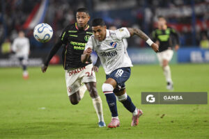 Juan Cruz de los Santos, de Nacional, Copa Conmebol Libertadores. Estadio Gran Parque Central.