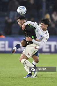 Lisandro Alzugaray, de Universitario, Copa Conmebol Libertadores. Estadio Gran Parque Central.