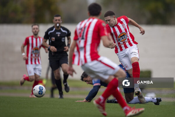 Martín Lazo, de San Carlos, 22ª Copa Nacional de Clubes. Estadio Juan Antonio Lavalleja.
