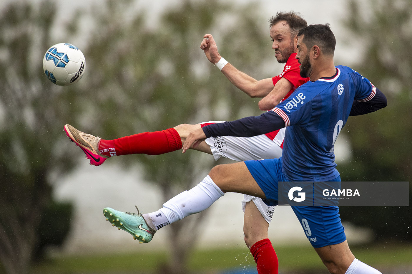 Andrés Santos, de San Carlos. Matías Dutour, de Lavalleja. 22ª Copa Nacional de Clubes. Estadio Juan Antonio Lavalleja.