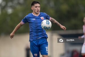 Axel Ripa, de San Carlos, 22ª Copa Nacional de Clubes. Estadio Juan Antonio Lavalleja.