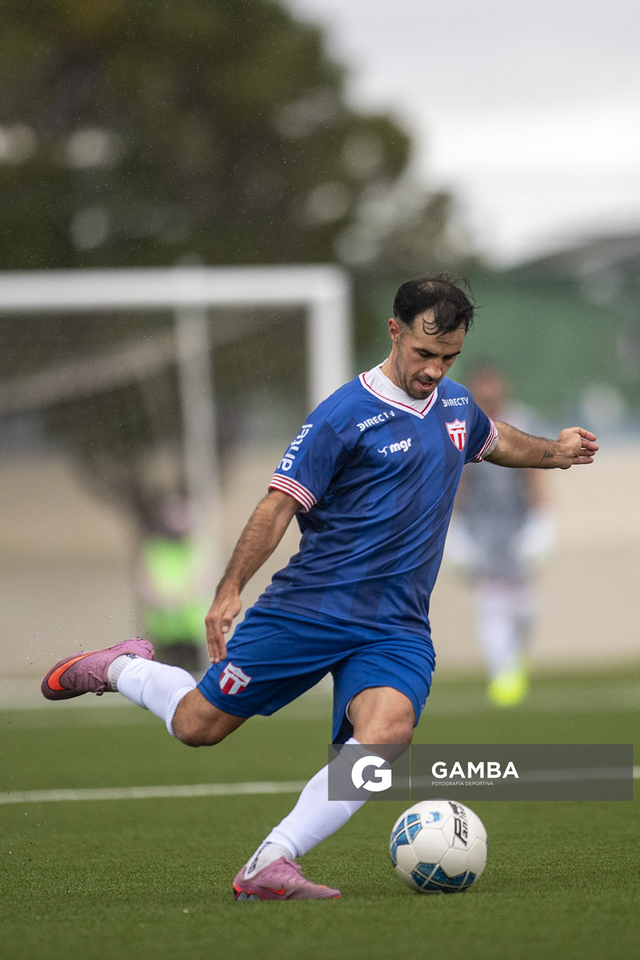 Pablo Moreira, de San Carlos, 22ª Copa Nacional de Clubes. Estadio Juan Antonio Lavalleja.