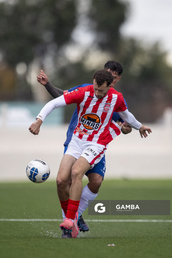 Brayan Velásquez, de Lavalleja, 22ª Copa Nacional de Clubes. Estadio Juan Antonio Lavalleja.