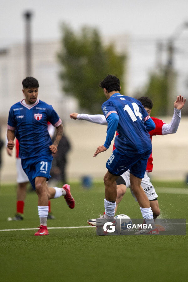 Gonzalo Pelúa, de San Carlos, 22ª Copa Nacional de Clubes. Estadio Juan Antonio Lavalleja.