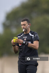 Matías Pérez, árbitro central, 22ª Copa Nacional de Clubes. Estadio Juan Antonio Lavalleja.