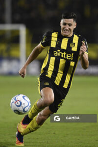 Gastón Togni, de Peñarol, Copa Conmebol Libertadores. Estadio Campeón del Siglo.