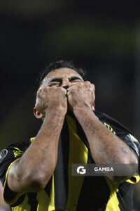 Maximiliano Olivera, de Peñarol, Copa Conmebol Libertadores. Estadio Campeón del Siglo.