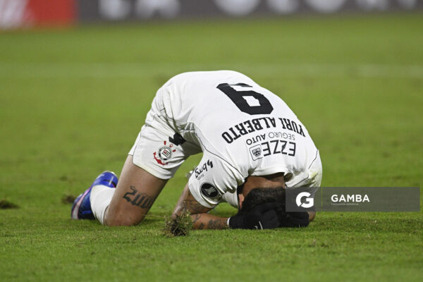 Yuri Monteiro, de Corinthians, Copa Conmebol Libertadores. Estadio Campeón del Siglo.