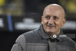 Pablo Repetto, director técnico de Independiente Santa Fe, Copa Conmebol Libertadores. Estadio Campeón del Siglo.