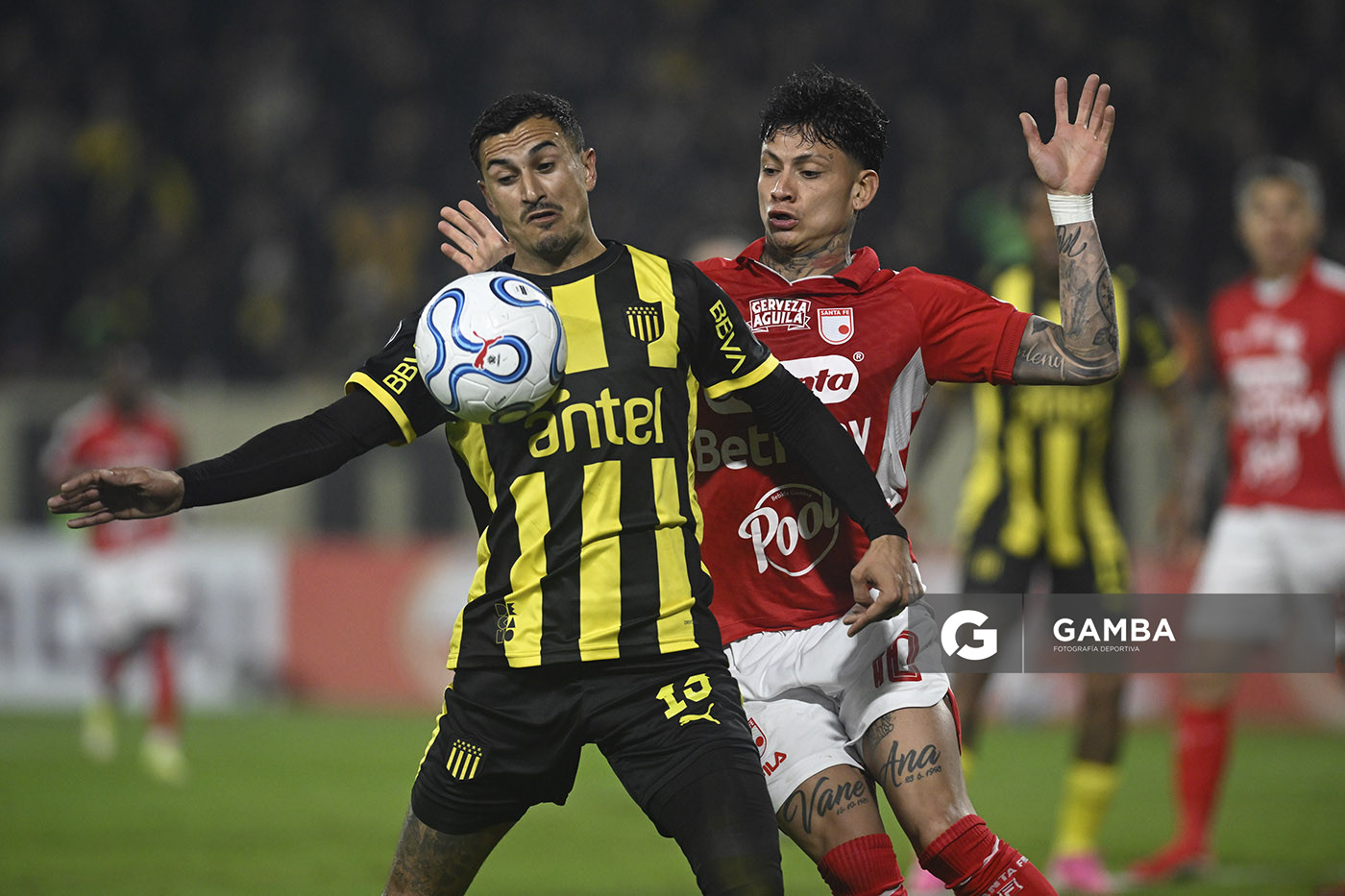 Eduardo Darias, de Peñarol, Copa Conmebol Libertadores. Estadio Campeón del Siglo.