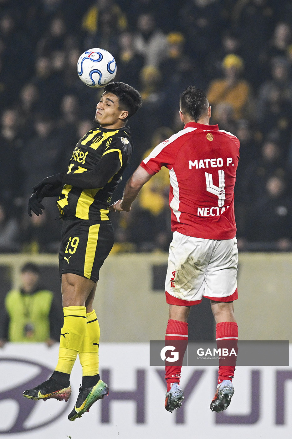 Matías Arezo, de Peñarol, Copa Conmebol Libertadores. Estadio Campeón del Siglo.