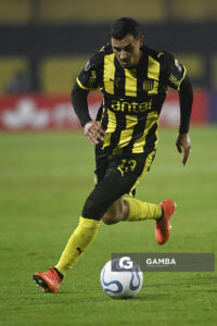 Eduardo Darias, de Peñarol, Copa Conmebol Libertadores. Estadio Campeón del Siglo.
