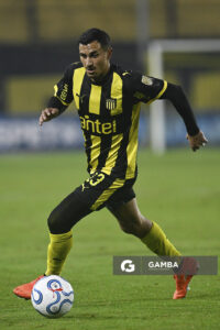Eduardo Darias, de Peñarol, Copa Conmebol Libertadores. Estadio Campeón del Siglo.