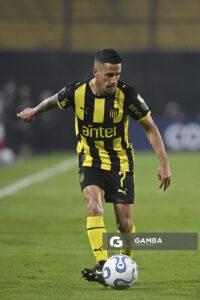 Javier Cabrera, de Peñarol, Copa Conmebol Libertadores. Estadio Campeón del Siglo.