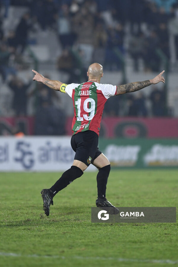 Facundo Tealde, de Deportivo Maldonado, Liga AUF Uruguaya. Estadio Domingo Burgueño.