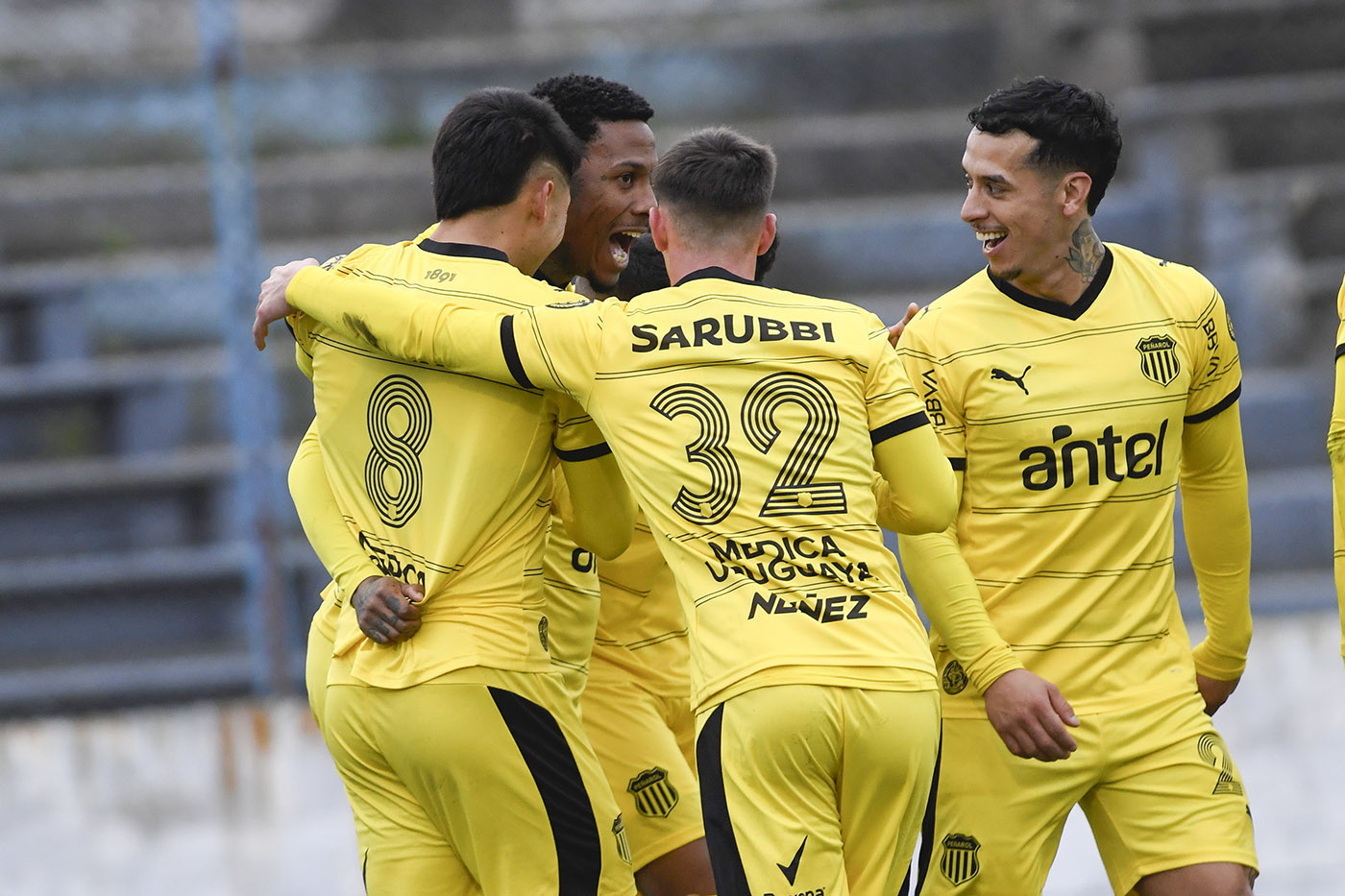 Cerro 0 - Peñarol 1. F4INT26.