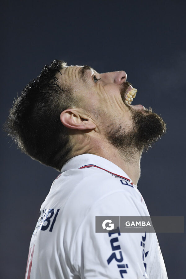 Sebastián Coates, de Nacional, Liga AUF Uruguaya. Estadio Domingo Burgueño.