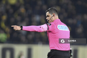 Hernán Heras, árbitro central, Liga AUF Uruguaya. Estadio Campeón del Siglo.