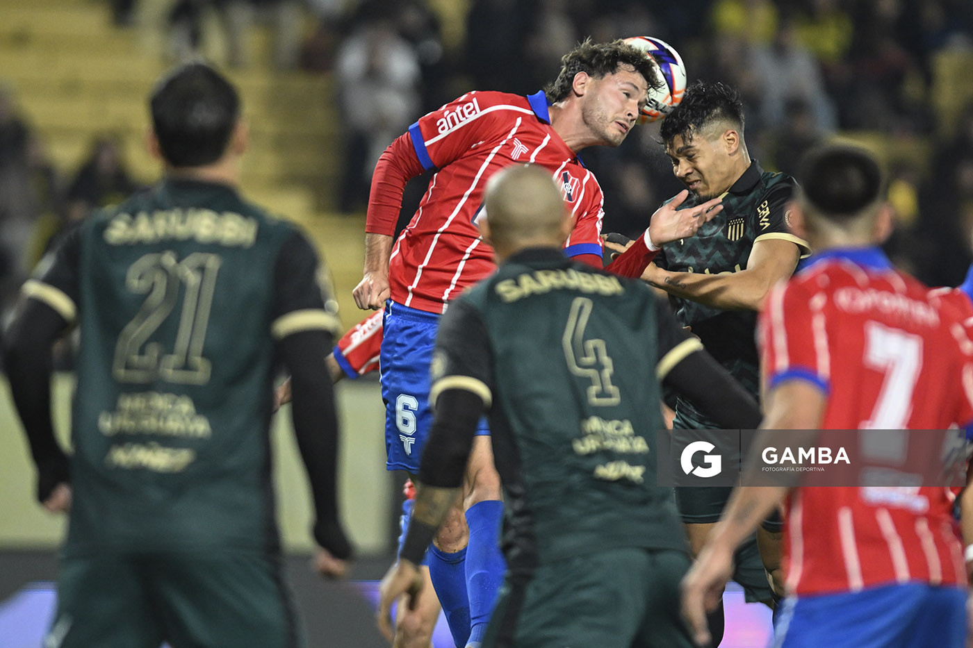 Mateo Urrutia, de Central Español, Liga AUF Uruguaya. Estadio Campeón del Siglo.