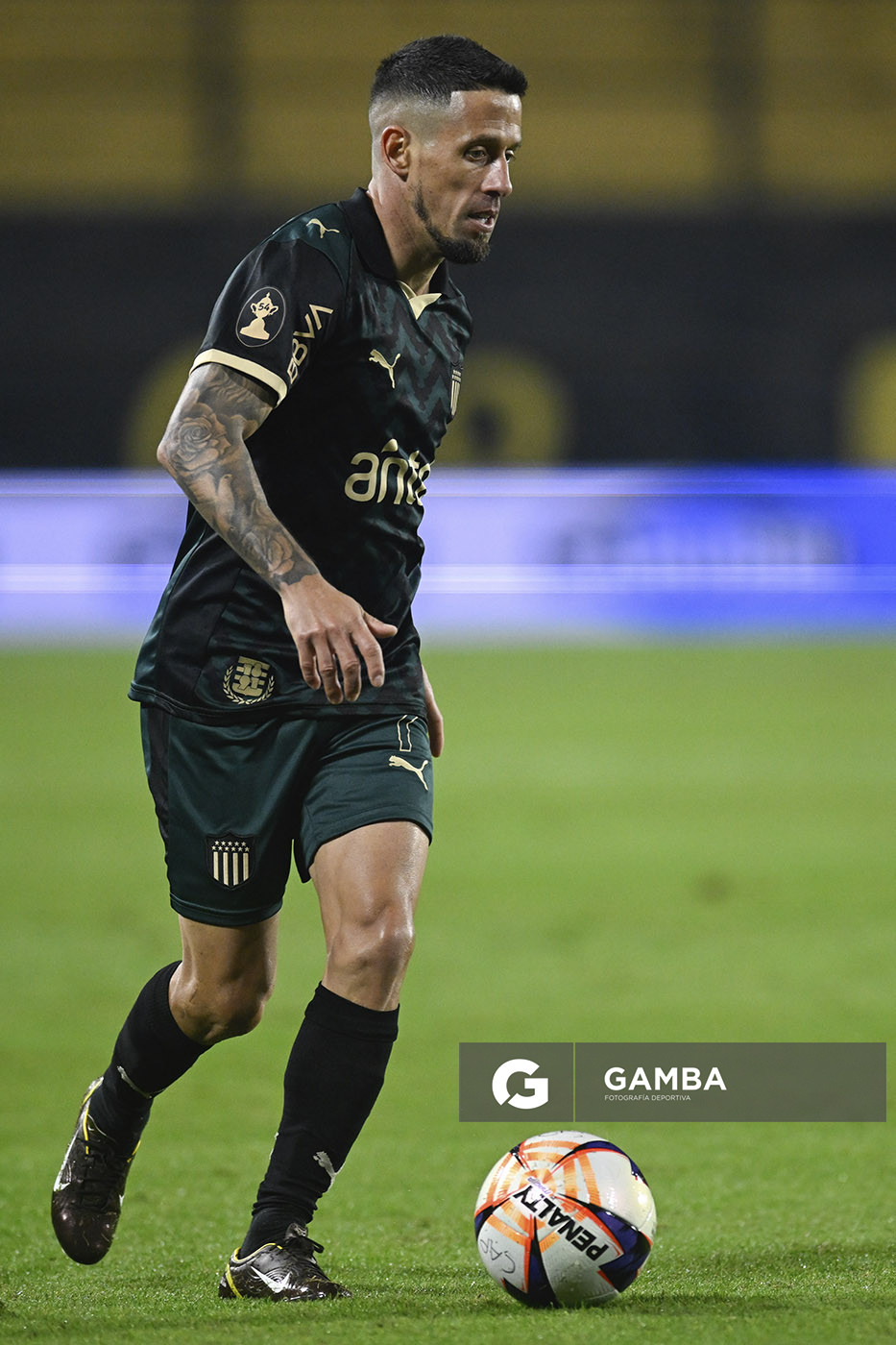 Javier Cabrera, de Peñarol, Liga AUF Uruguaya. Estadio Campeón del Siglo.