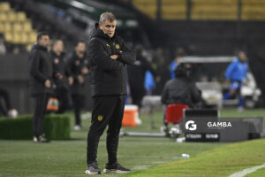 Diego Aguirre, director técnico de Peñarol, Liga AUF Uruguaya. Estadio Campeón del Siglo.