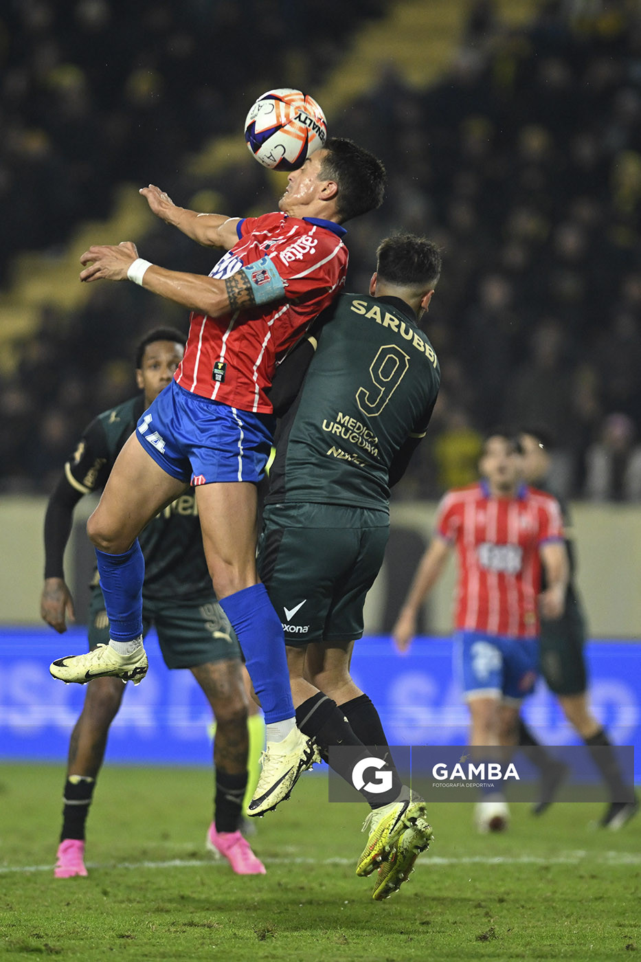 Alejandro Villoldo, de Central Español, Liga AUF Uruguaya. Estadio Campeón del Siglo.