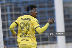 Abel Hernández, de Peñarol, Liga AUF Uruguaya. Estadio Luis Tróccoli.
