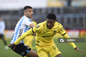 Abel Hernández, de Peñarol, Liga AUF Uruguaya. Estadio Luis Tróccoli.