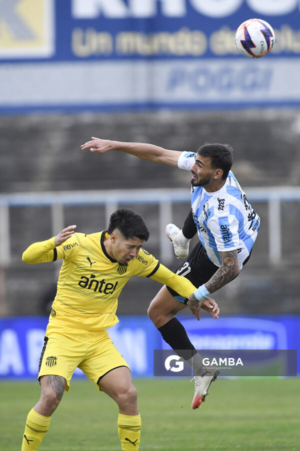 Jairo Amaro, de Cerro, Liga AUF Uruguaya. Estadio Luis Tróccoli.