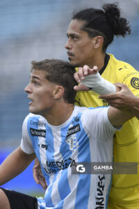 Augusto Cambón, de Cerro. Mauricio Lemos, de Peñarol. Liga AUF Uruguaya. Estadio Luis Tróccoli.