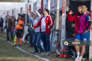 Carlos De León, director técnico de San Carlos, 22ª Copa Nacional de Clubes. Estadio Parque Walter Montero.