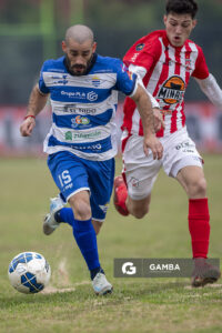 Marcelo Martínez, de Libertad, 22ª Copa Nacional de Clubes. Estadio Parque Alfredo García Montero.